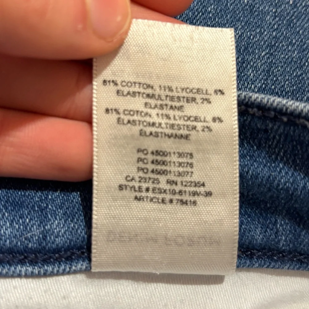 Aritzia Denim Forum Jane Mid Rise Boot Cut Cotton Lyocell Blue Jeans Size 27 - Picture 13 of 13